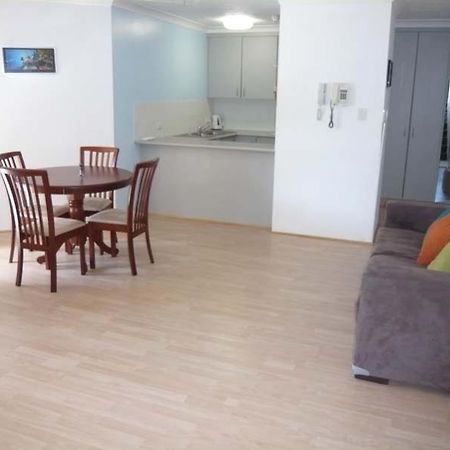 גולד קוסט Palm Beach Holiday Resort חדר תמונה