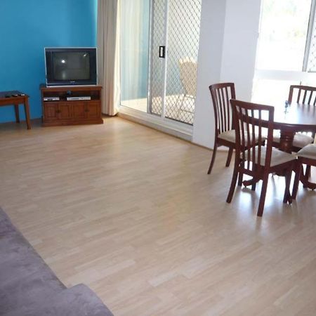 גולד קוסט Palm Beach Holiday Resort חדר תמונה