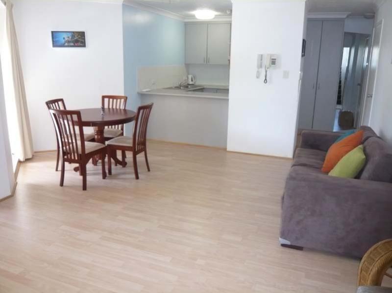 גולד קוסט Palm Beach Holiday Resort חדר תמונה